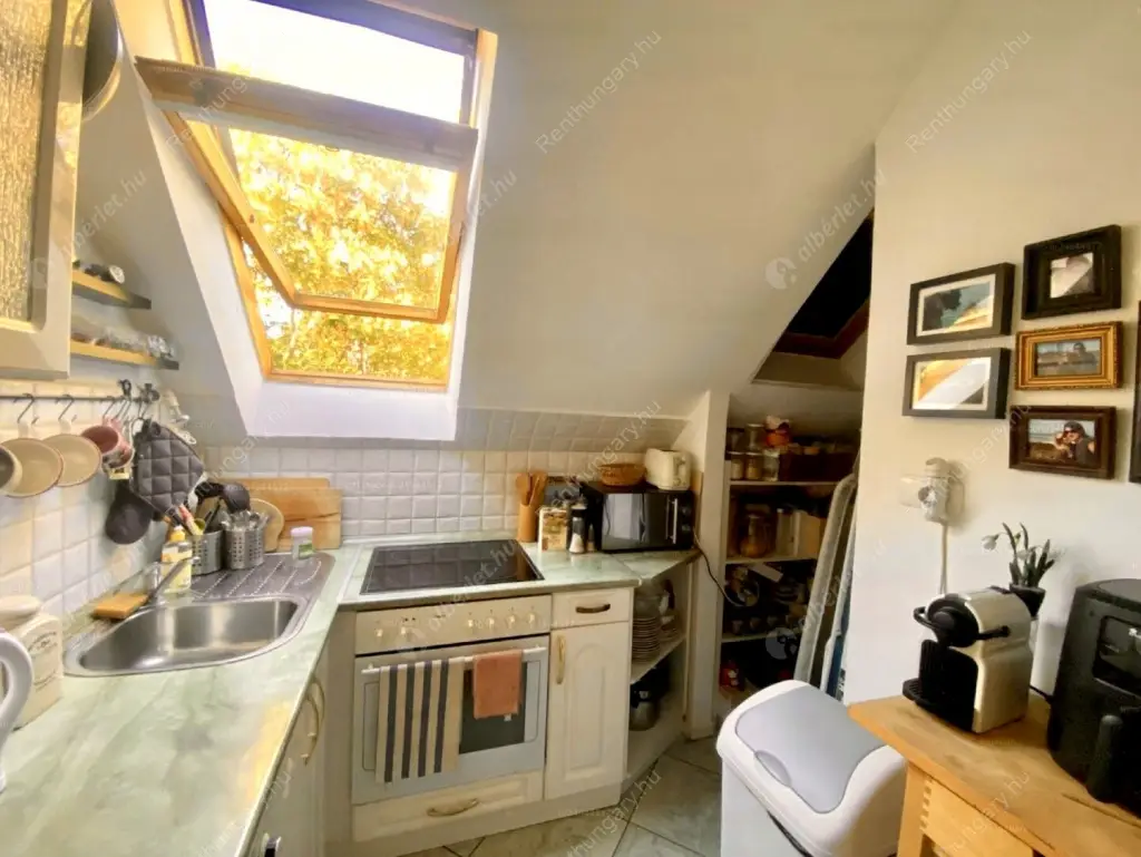 Kiadó albérlet 380000 Ft/hó áron: Budapest, II. kerület  Pusztaszeri út. Mérete: 75 nm, 1 szobás | Alberlet.hu - 6536823