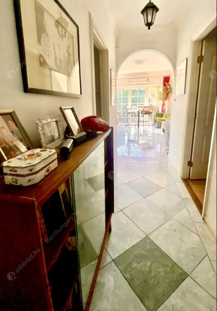 Kiadó albérlet 380000 Ft/hó áron: Budapest, II. kerület  Pusztaszeri út. Mérete: 75 nm, 1 szobás | Alberlet.hu - 6536830