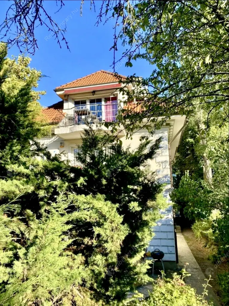 Kiadó albérlet 380000 Ft/hó áron: Budapest, II. kerület  Pusztaszeri út. Mérete: 75 nm, 1 szobás | Alberlet.hu - 6536831