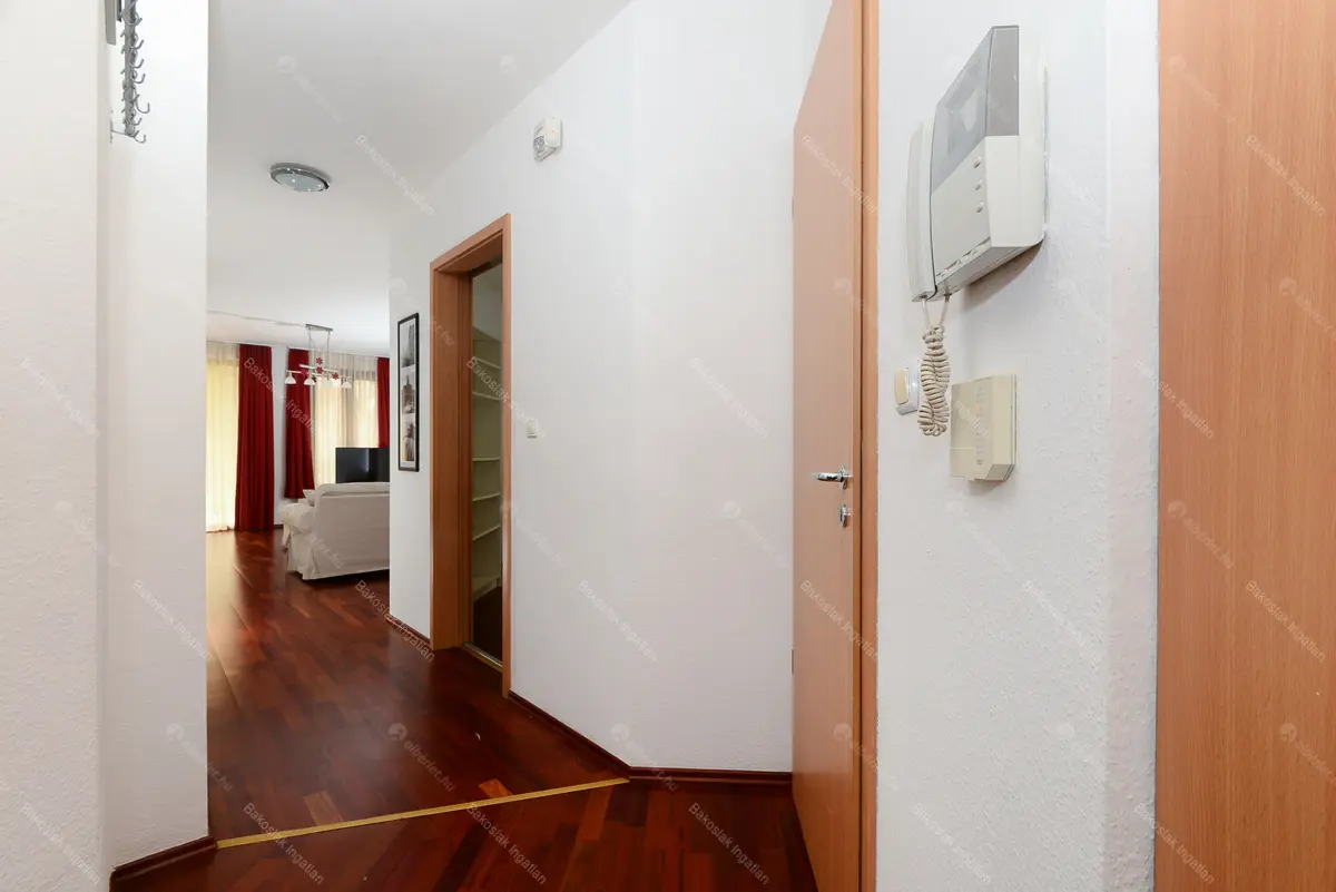 Kiadó albérlet 402000 Ft/hó áron: Budapest, II. kerület  Pusztaszeri út. Mérete: 87 nm, 3 szobás | Alberlet.hu - 5869003