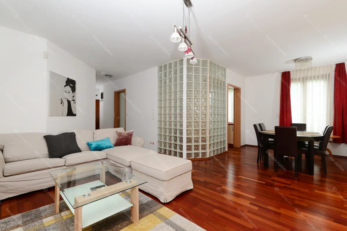 Kiadó albérlet 402000 Ft/hó áron: Budapest, II. kerület  Pusztaszeri út. Mérete: 87 nm, 3 szobás | Alberlet.hu - 5869007