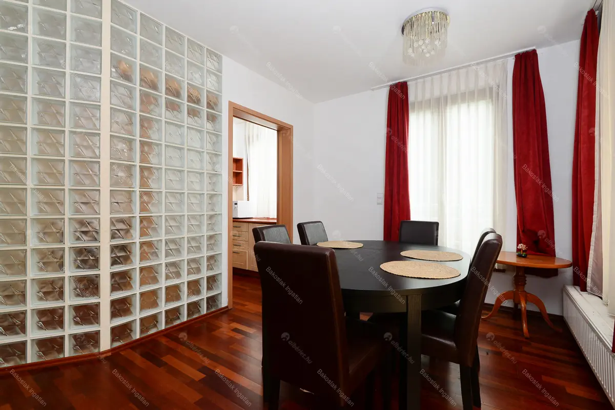 Kiadó albérlet 402000 Ft/hó áron: Budapest, II. kerület  Pusztaszeri út. Mérete: 87 nm, 3 szobás | Alberlet.hu - 5869008