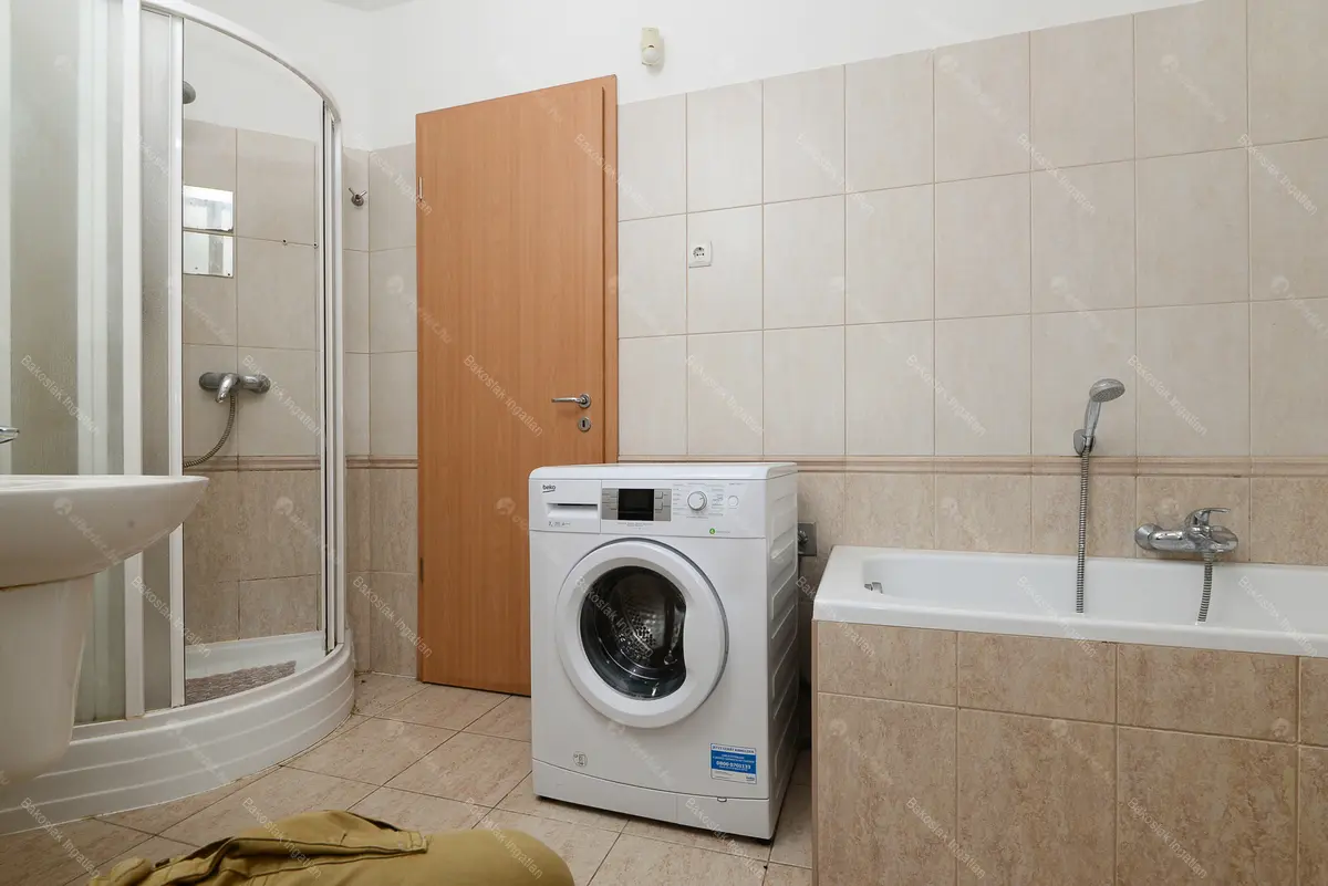 Kiadó albérlet 402000 Ft/hó áron: Budapest, II. kerület  Pusztaszeri út. Mérete: 87 nm, 3 szobás | Alberlet.hu - 5869021