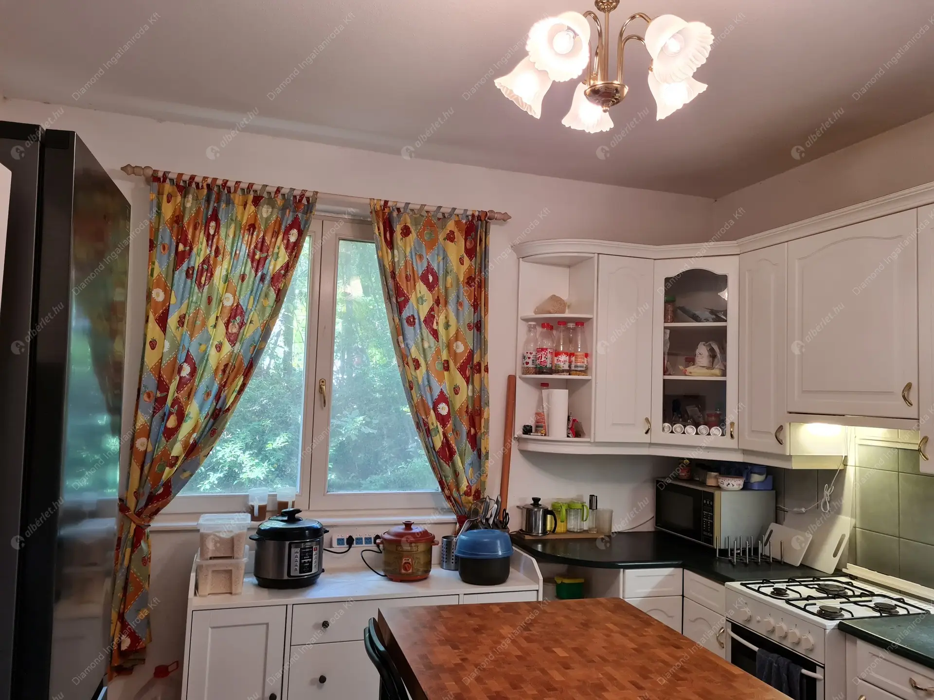 Kiadó albérlet 761000 Ft/hó áron: Budapest, II. kerület  Remetekertvaros  . Mérete: 330 nm, 4 szobás | Alberlet.hu - 5997804