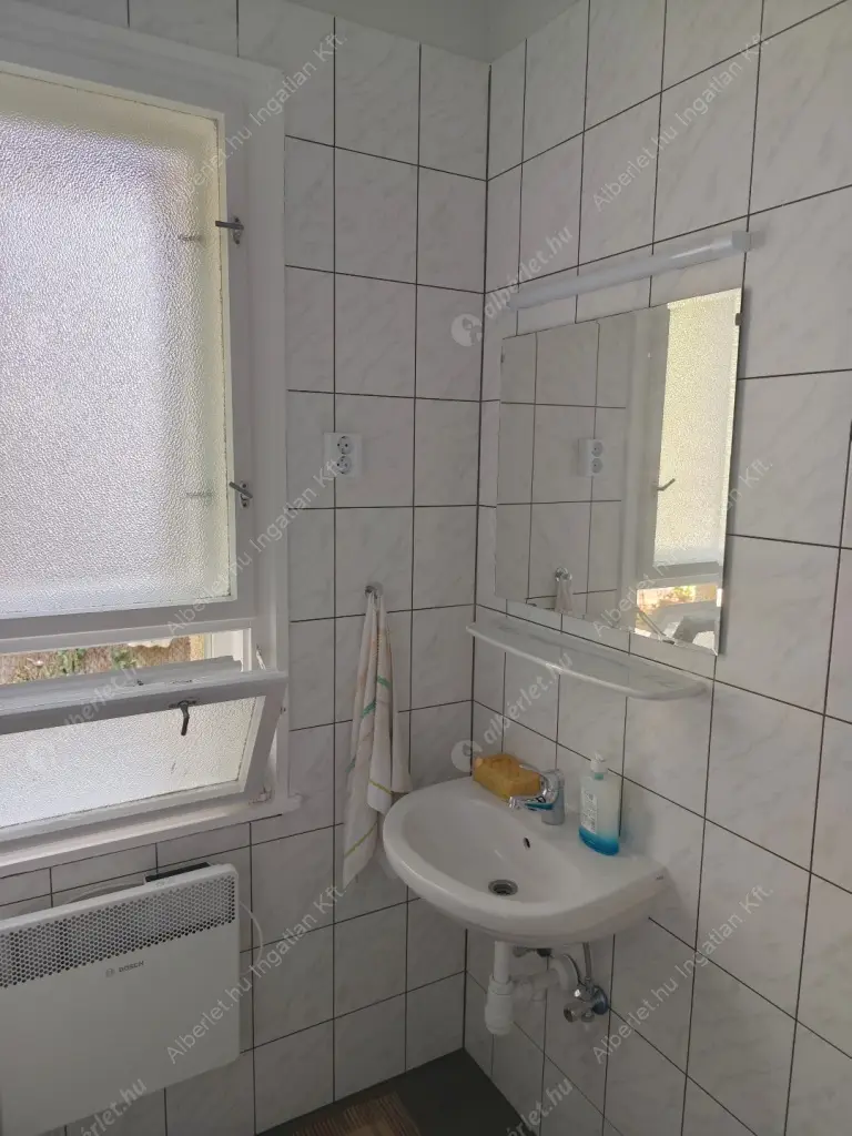 Kiadó albérlet 230000 Ft/hó áron: Budapest, II. kerület  Rókushegyi lépcső. Mérete: 52 nm, 2 szobás | Alberlet.hu - 6549612