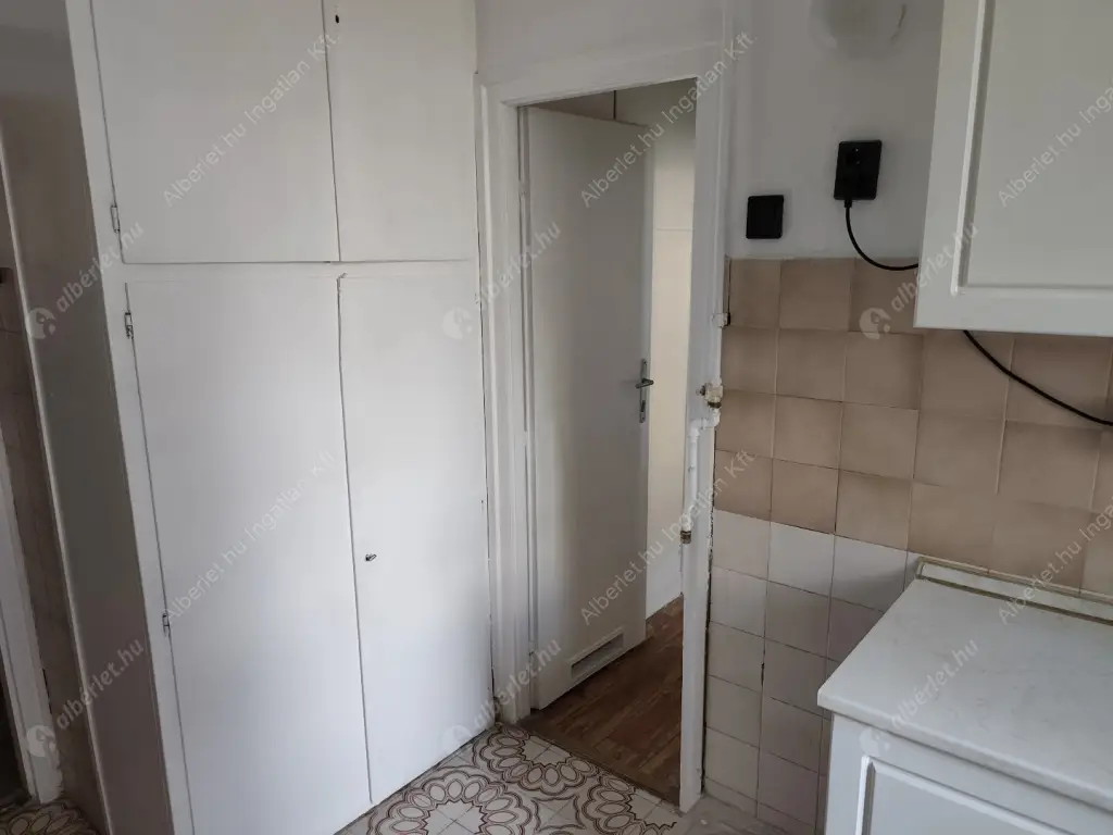 Kiadó albérlet 230000 Ft/hó áron: Budapest, II. kerület  Rókushegyi lépcső. Mérete: 52 nm, 2 szobás | Alberlet.hu - 6549619