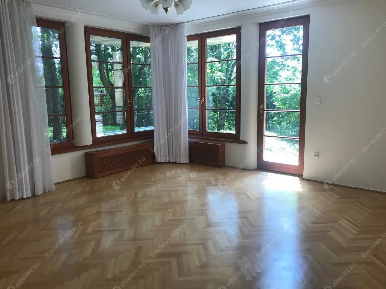 Kiadó albérlet 731000 Ft/hó áron: Budapest, II. kerület  Selyemakác utca. Mérete: 110 nm, 3 szobás | Alberlet.hu - 4689913