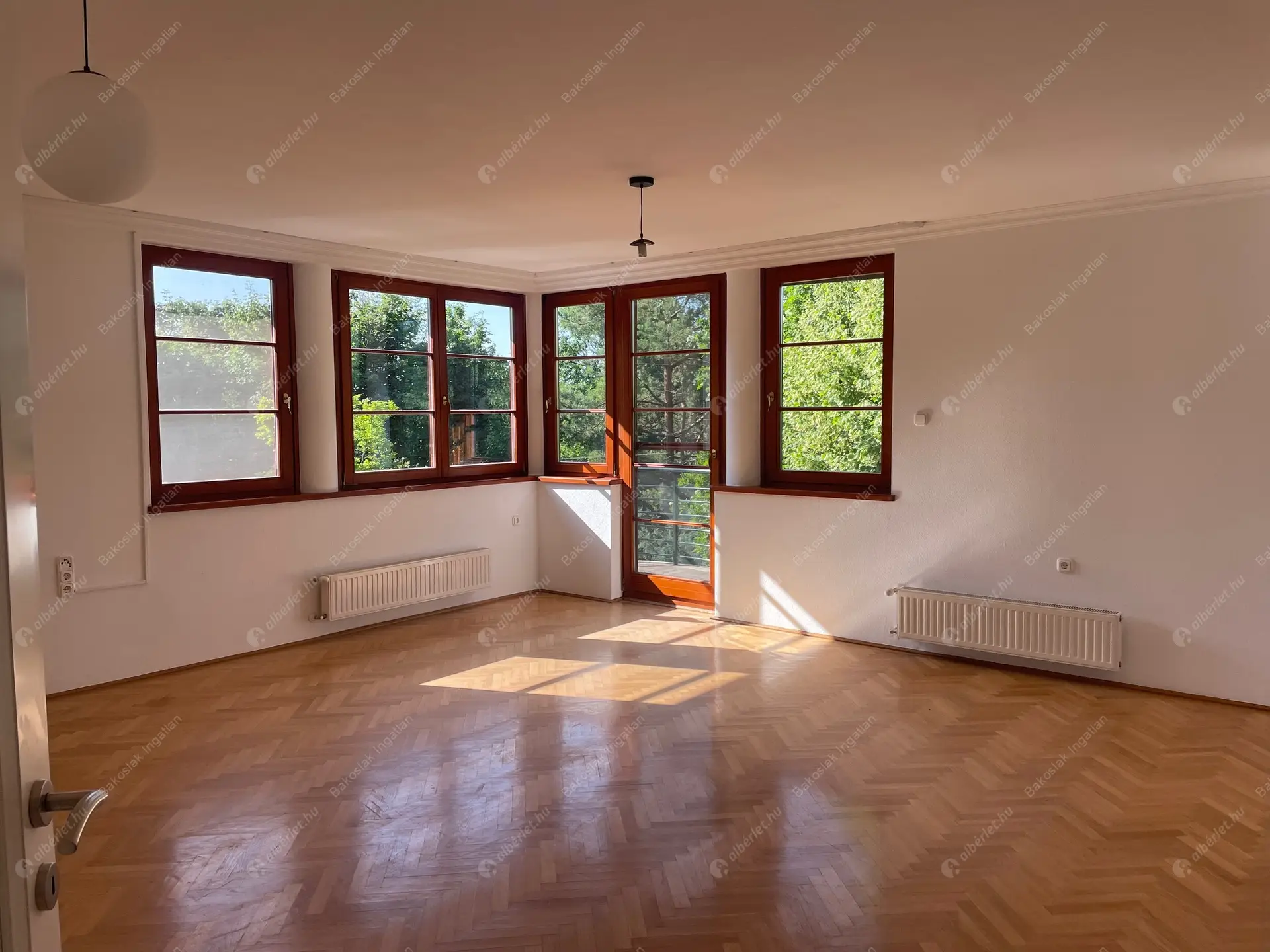 Kiadó albérlet 731000 Ft/hó áron: Budapest, II. kerület  Selyemakác utca. Mérete: 110 nm, 3 szobás | Alberlet.hu - 6479160