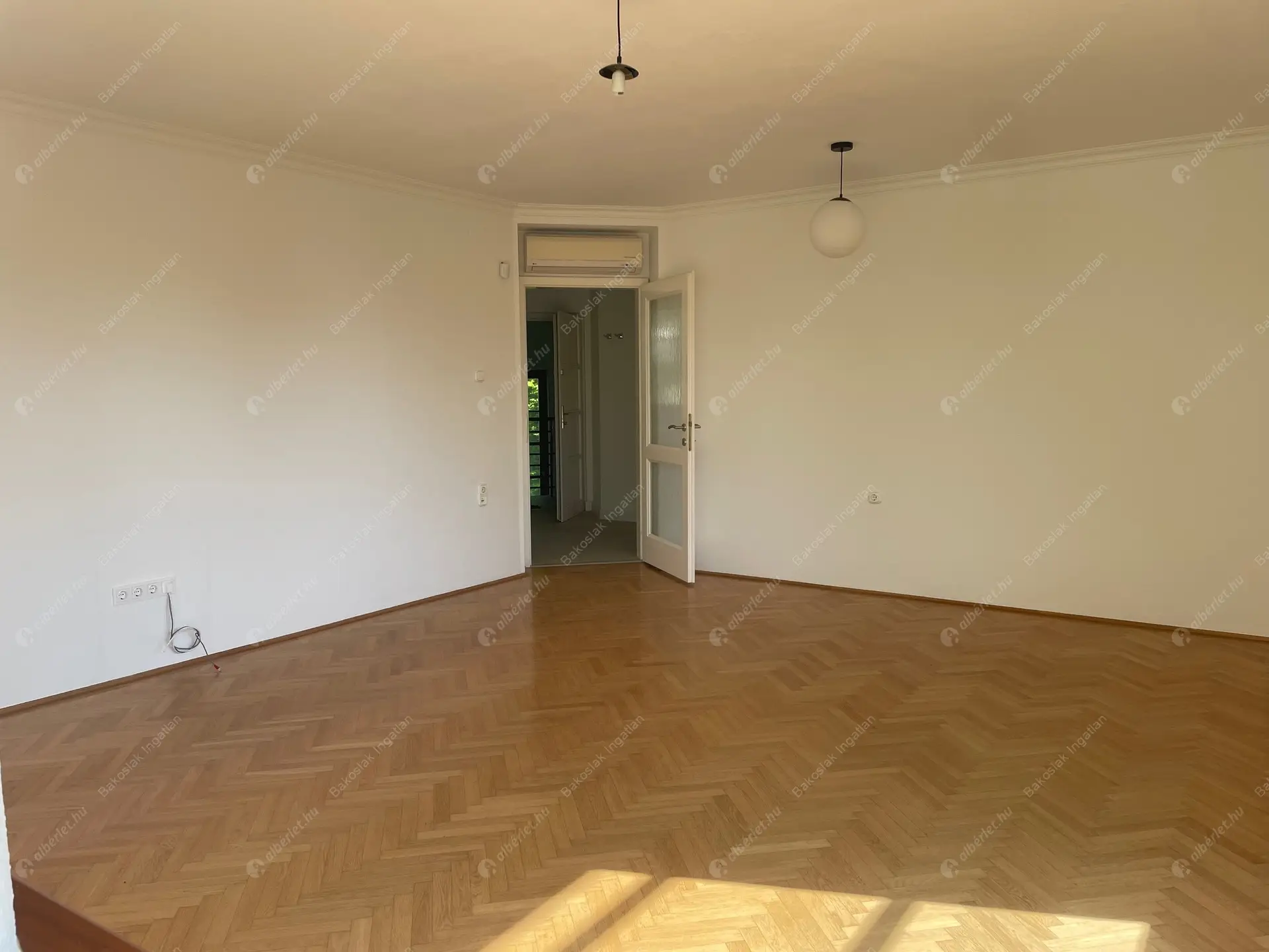 Kiadó albérlet 731000 Ft/hó áron: Budapest, II. kerület  Selyemakác utca. Mérete: 110 nm, 3 szobás | Alberlet.hu - 6479163