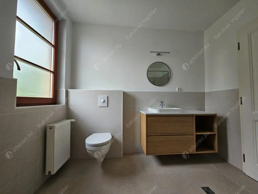 Kiadó albérlet 636000 Ft/hó áron: Budapest, II. kerület  Selyemakác utca. Mérete: 110 nm, 3 szobás | Alberlet.hu - 6590665