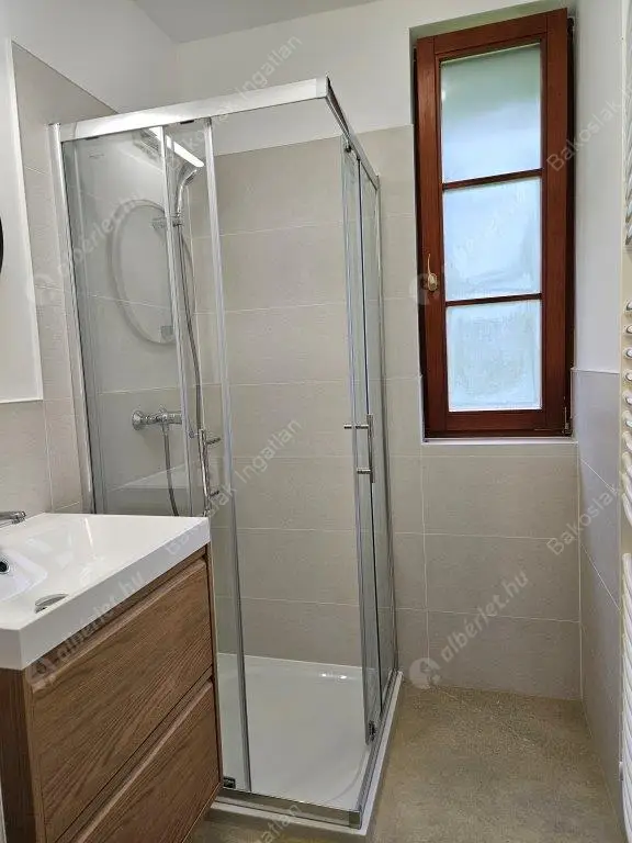 Kiadó albérlet 636000 Ft/hó áron: Budapest, II. kerület  Selyemakác utca. Mérete: 110 nm, 3 szobás | Alberlet.hu - 6590668