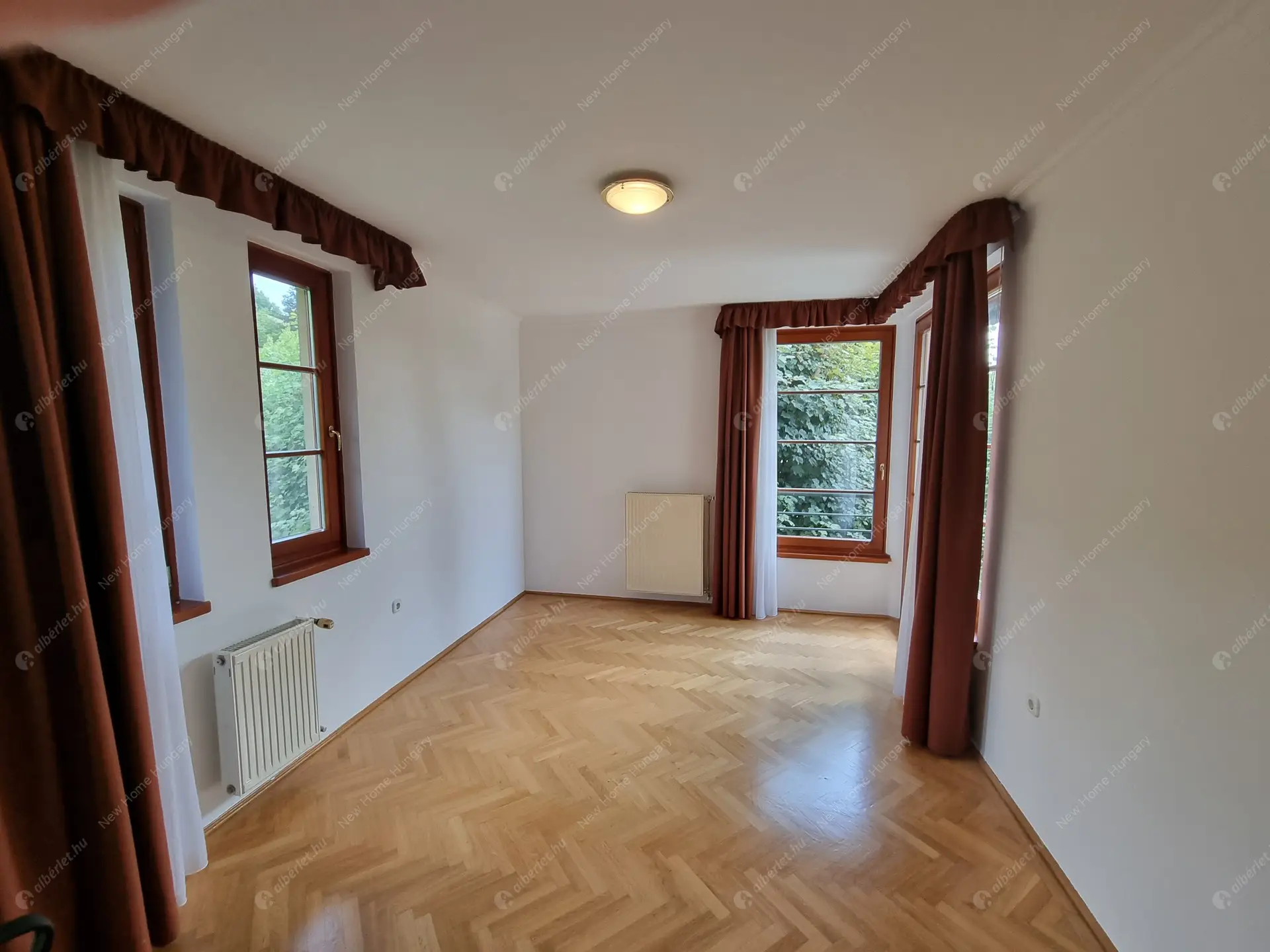 Kiadó albérlet 1134000 Ft/hó áron: Budapest, II. kerület  Selyemakác utca. Mérete: 220 nm, 4 szobás | Alberlet.hu - 6016649