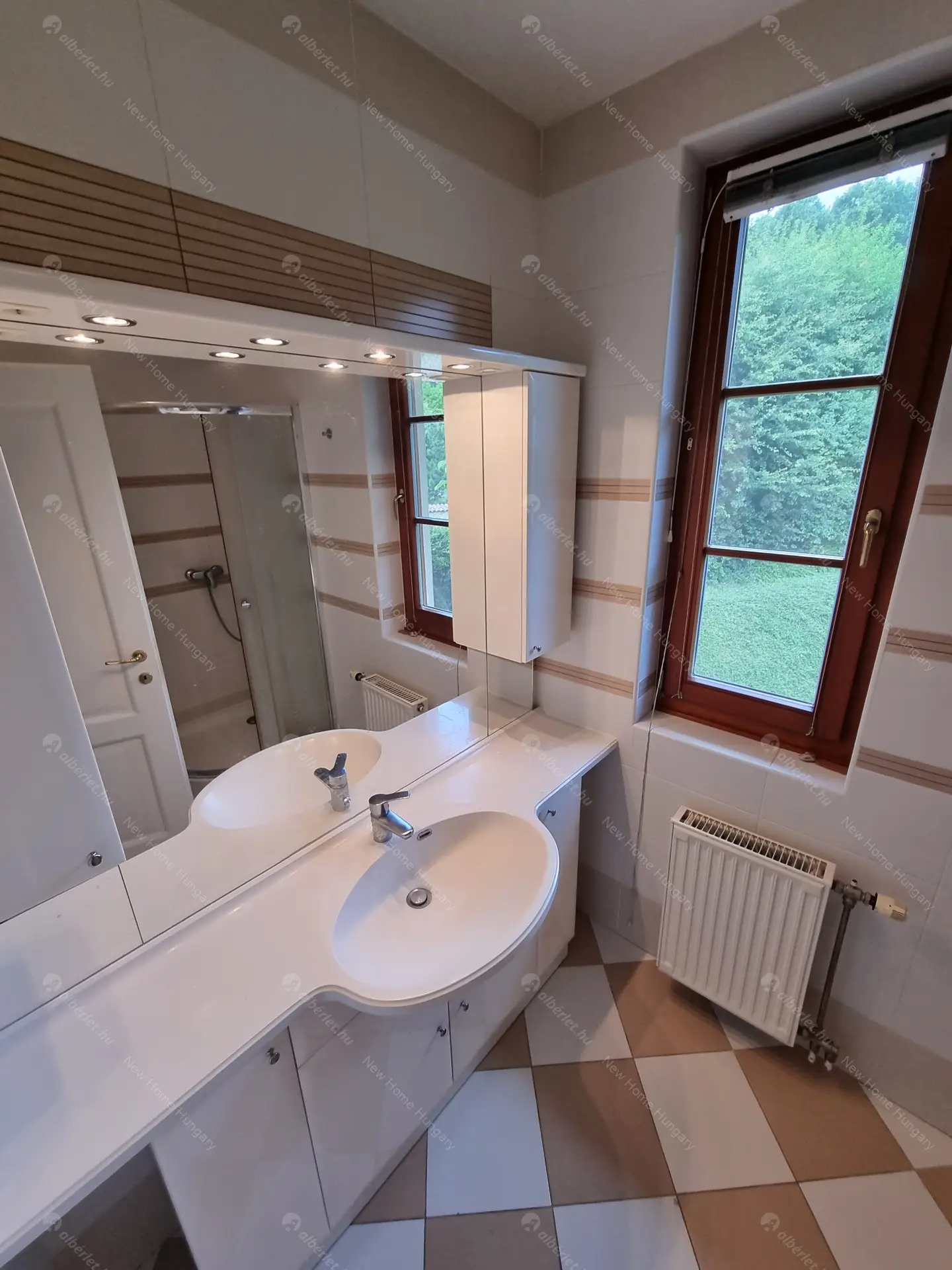 Kiadó albérlet 1134000 Ft/hó áron: Budapest, II. kerület  Selyemakác utca. Mérete: 220 nm, 4 szobás | Alberlet.hu - 6016651