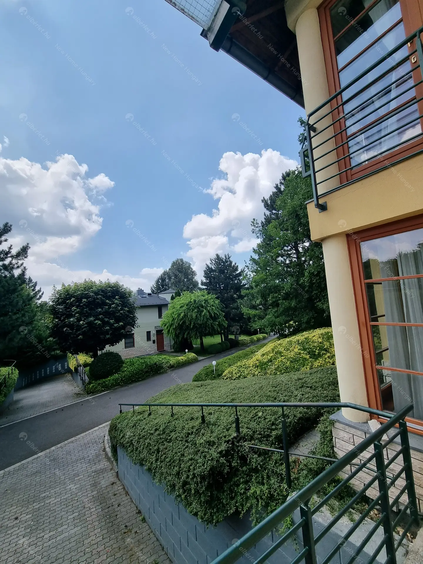 Kiadó albérlet 1134000 Ft/hó áron: Budapest, II. kerület  Selyemakác utca. Mérete: 220 nm, 4 szobás | Alberlet.hu - 6016657