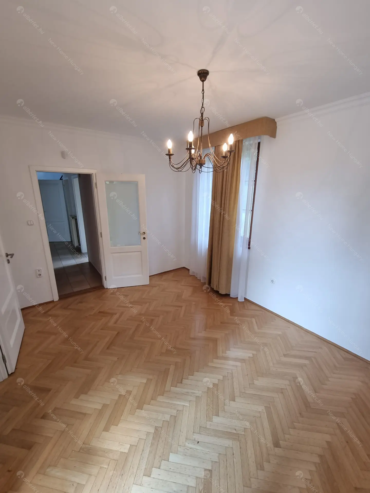 Kiadó albérlet 1134000 Ft/hó áron: Budapest, II. kerület  Selyemakác utca. Mérete: 220 nm, 4 szobás | Alberlet.hu - 6016664