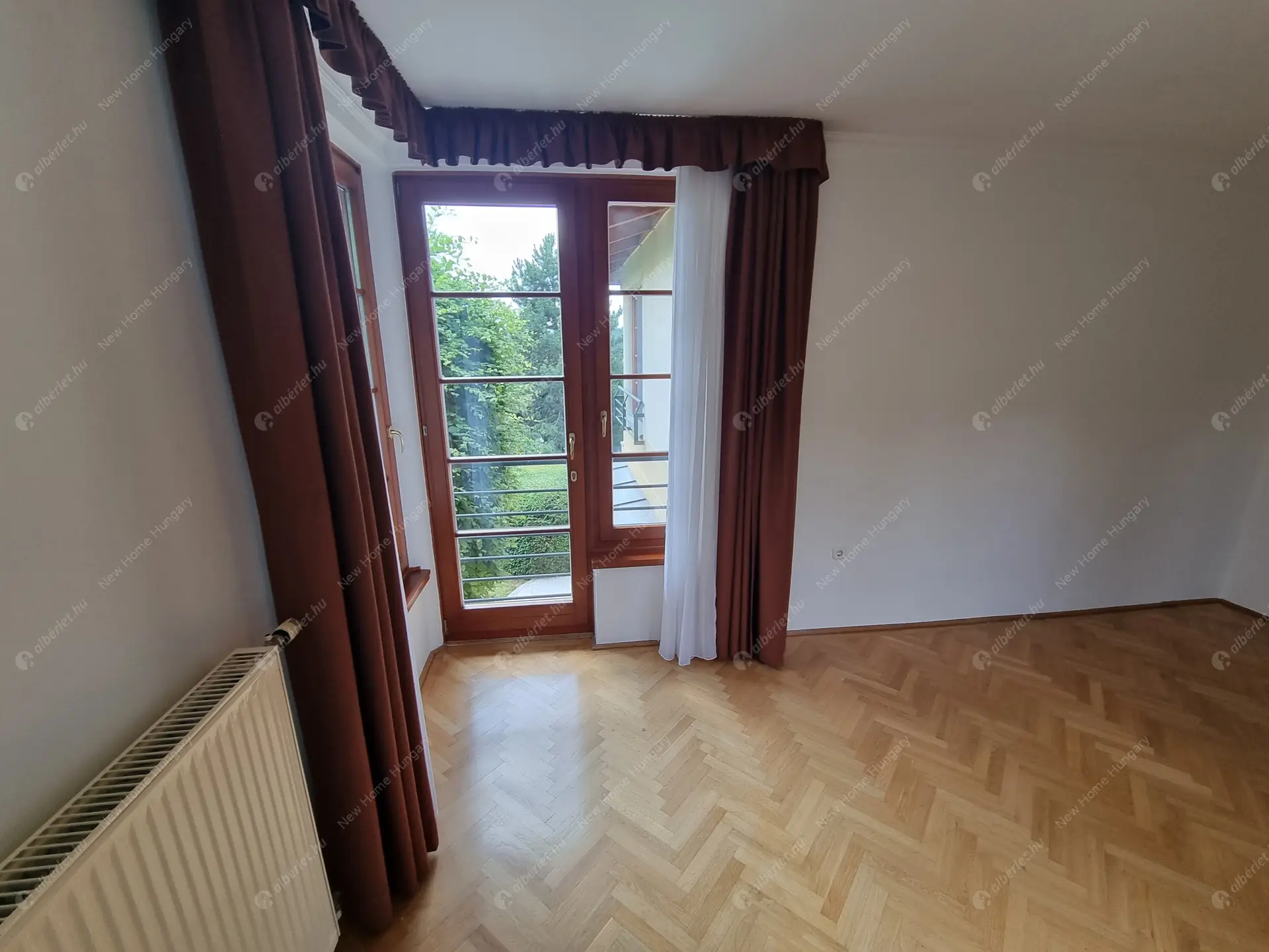 Kiadó albérlet 1134000 Ft/hó áron: Budapest, II. kerület  Selyemakác utca. Mérete: 220 nm, 4 szobás | Alberlet.hu - 6016669