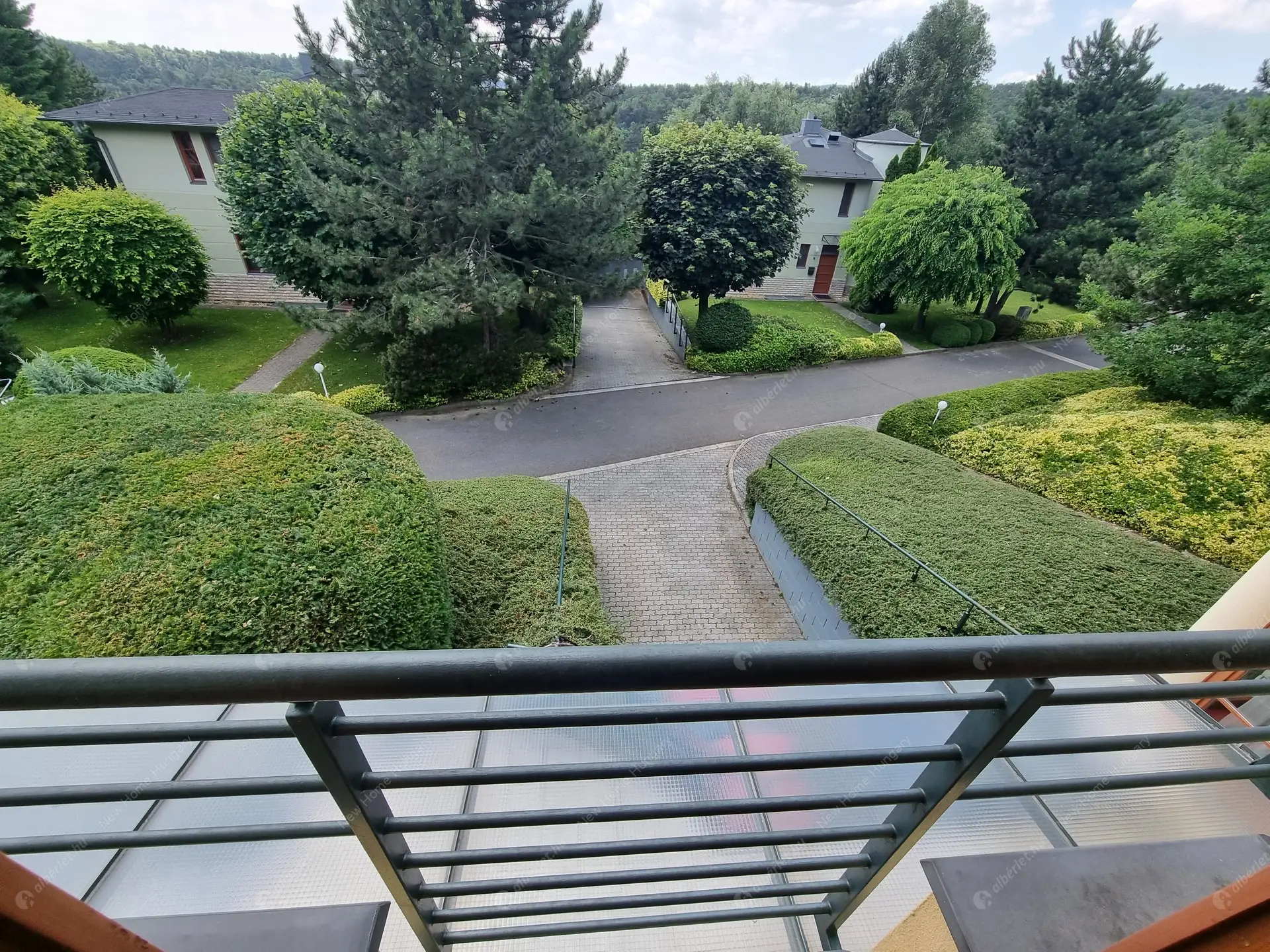 Kiadó albérlet 1134000 Ft/hó áron: Budapest, II. kerület  Selyemakác utca. Mérete: 220 nm, 4 szobás | Alberlet.hu - 6016671