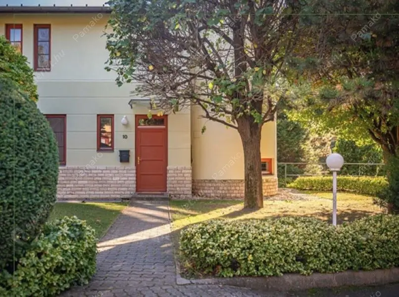 Kiadó albérlet 1250000 Ft/hó áron: Budapest, II. kerület  Selyemakác utca. Mérete: 220 nm, 4 szobás | Alberlet.hu - 6360064