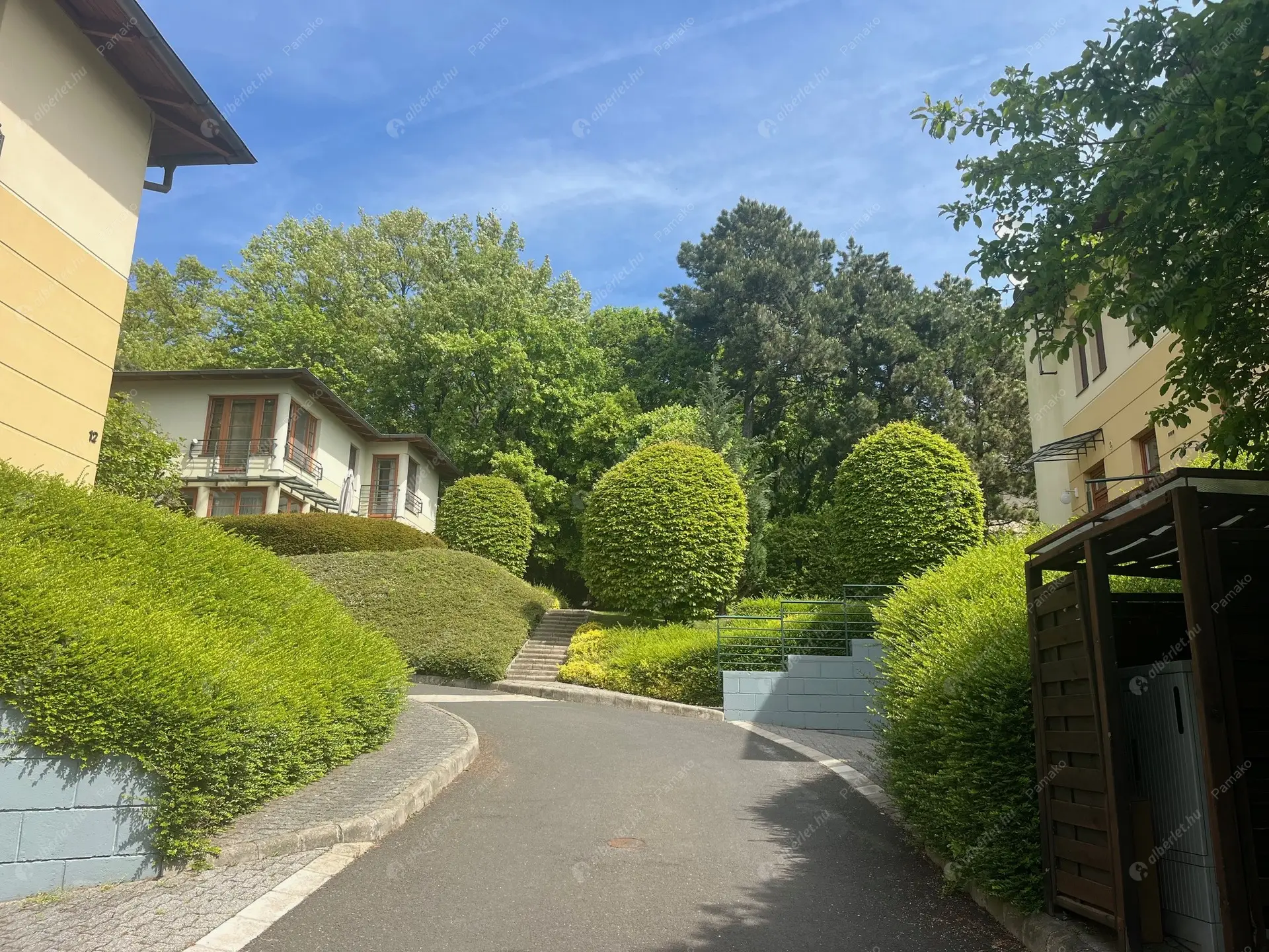 Kiadó albérlet 1250000 Ft/hó áron: Budapest, II. kerület  Selyemakác utca. Mérete: 220 nm, 4 szobás | Alberlet.hu - 6360065