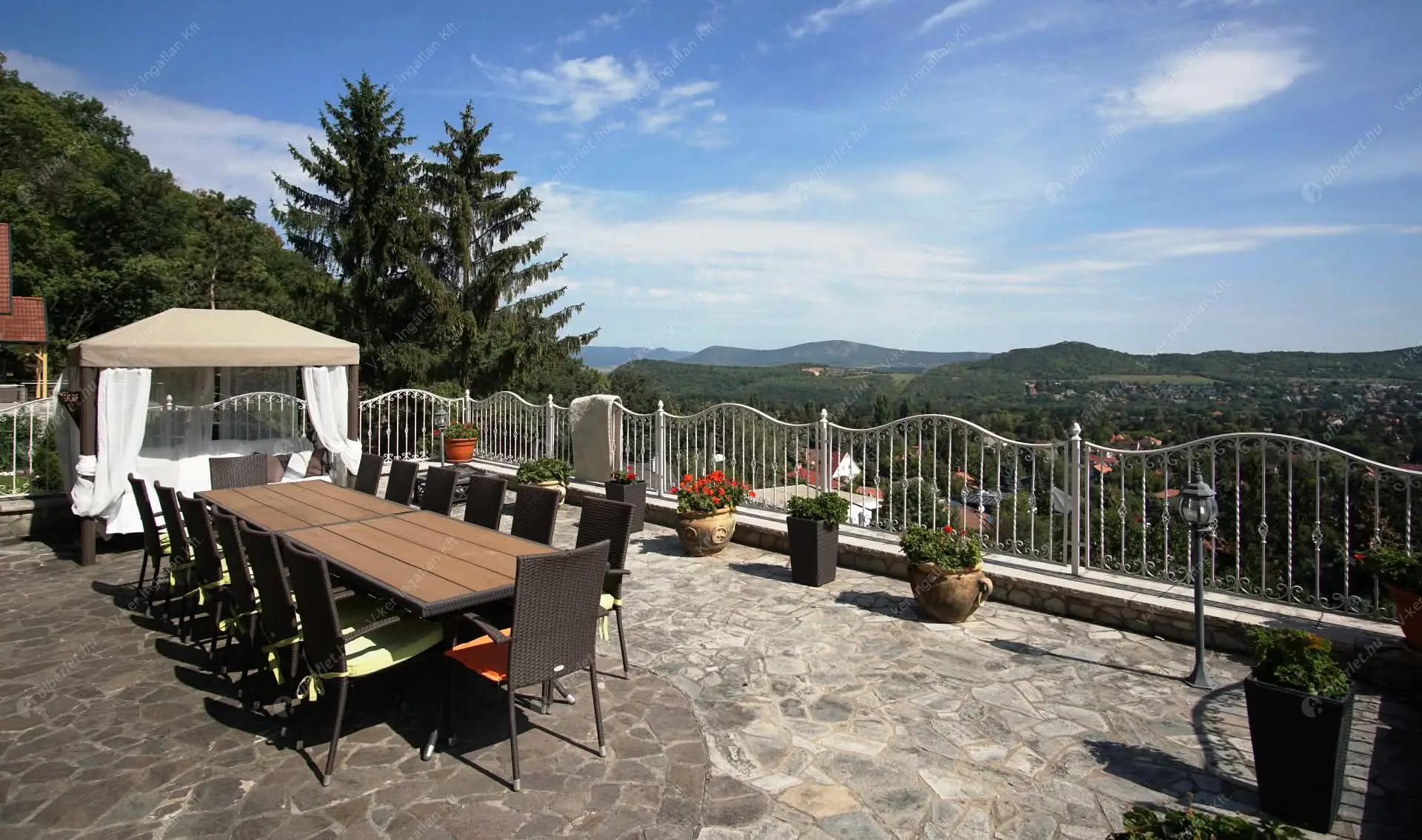 Kiadó albérlet 1108000 Ft/hó áron: Budapest, II. kerület  Simon utca. Mérete: 320 nm, 6 szobás | Alberlet.hu - 6493353