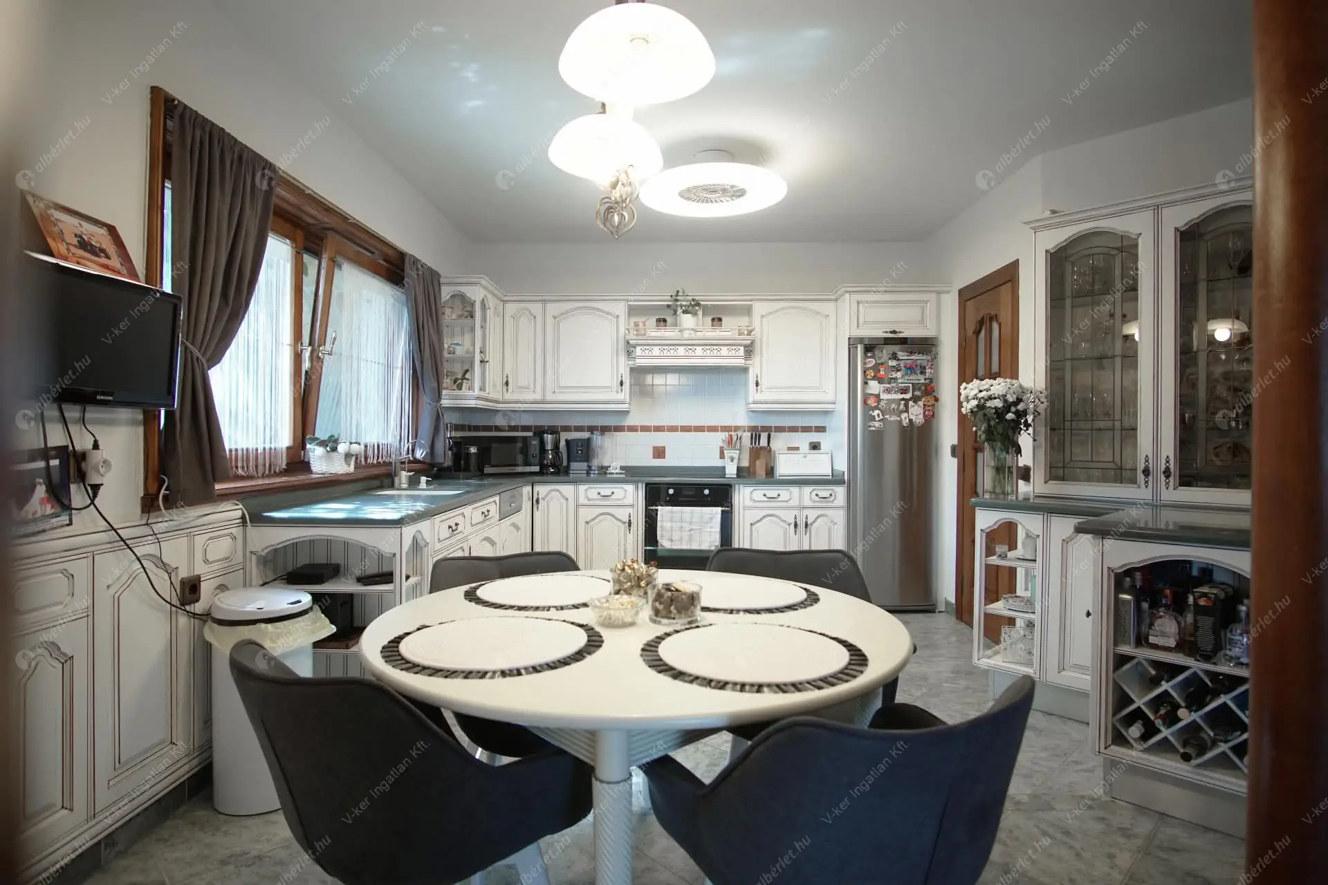 Kiadó albérlet 1108000 Ft/hó áron: Budapest, II. kerület  Simon utca. Mérete: 320 nm, 6 szobás | Alberlet.hu - 6493359