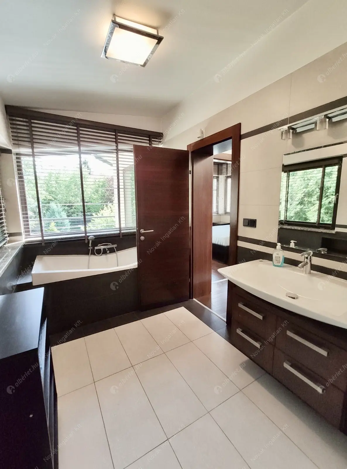 Kiadó albérlet 1922000 Ft/hó áron: Budapest, II. kerület  Sólyomvölgy utca. Mérete: 230 nm, 6 szobás | Alberlet.hu - 6587749