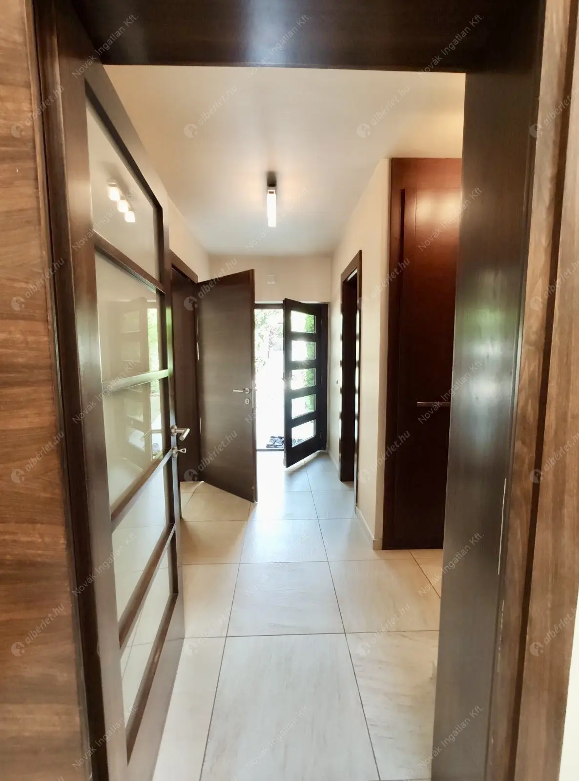 Kiadó albérlet 1922000 Ft/hó áron: Budapest, II. kerület  Sólyomvölgy utca. Mérete: 230 nm, 6 szobás | Alberlet.hu - 6587750