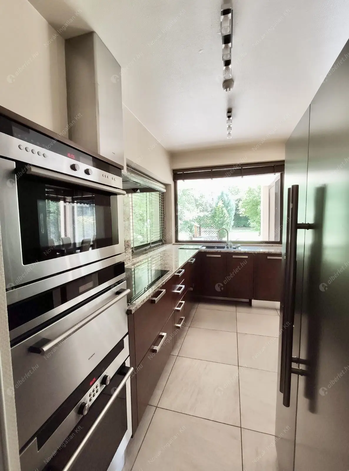 Kiadó albérlet 1922000 Ft/hó áron: Budapest, II. kerület  Sólyomvölgy utca. Mérete: 230 nm, 6 szobás | Alberlet.hu - 6587751