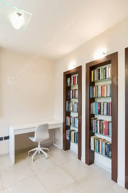 Kiadó albérlet 1922000 Ft/hó áron: Budapest, II. kerület  Sólyomvölgy utca. Mérete: 230 nm, 6 szobás | Alberlet.hu - 6587753