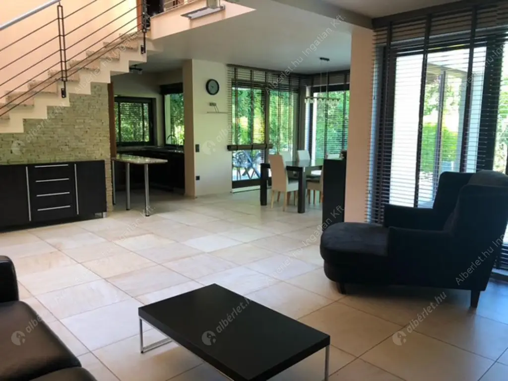 Kiadó albérlet 2000000 Ft/hó áron: Budapest, II. kerület  Sólyomvölgy utca. Mérete: 230 nm, 6 szobás | Alberlet.hu - 6600154