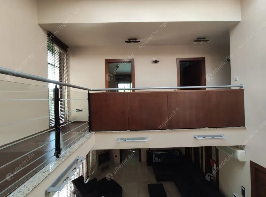 Kiadó albérlet 2000000 Ft/hó áron: Budapest, II. kerület  Sólyomvölgy utca. Mérete: 230 nm, 6 szobás | Alberlet.hu - 6600162