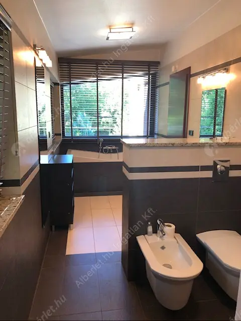 Kiadó albérlet 2000000 Ft/hó áron: Budapest, II. kerület  Sólyomvölgy utca. Mérete: 230 nm, 6 szobás | Alberlet.hu - 6600177