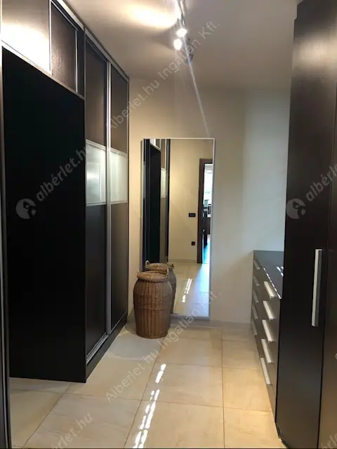 Kiadó albérlet 2000000 Ft/hó áron: Budapest, II. kerület  Sólyomvölgy utca. Mérete: 230 nm, 6 szobás | Alberlet.hu - 6600178