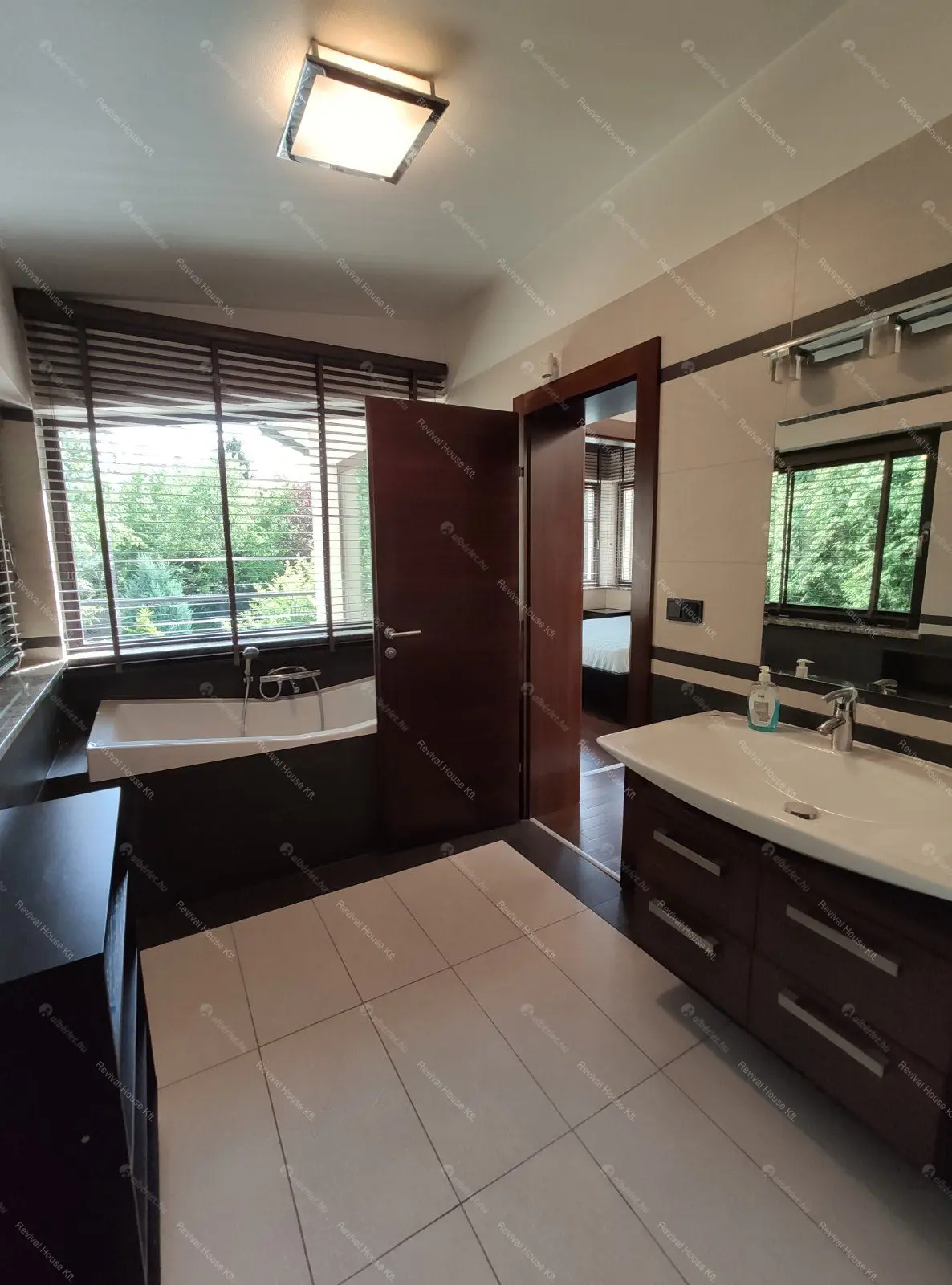 Kiadó albérlet 2000000 Ft/hó áron: Budapest, II. kerület  Sólyomvölgy utca. Mérete: 230 nm, 6 szobás | Alberlet.hu - 6677868