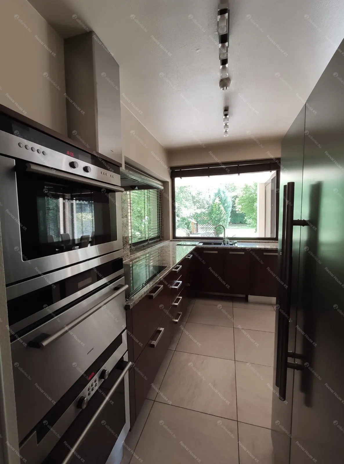 Kiadó albérlet 2000000 Ft/hó áron: Budapest, II. kerület  Sólyomvölgy utca. Mérete: 230 nm, 6 szobás | Alberlet.hu - 6677871