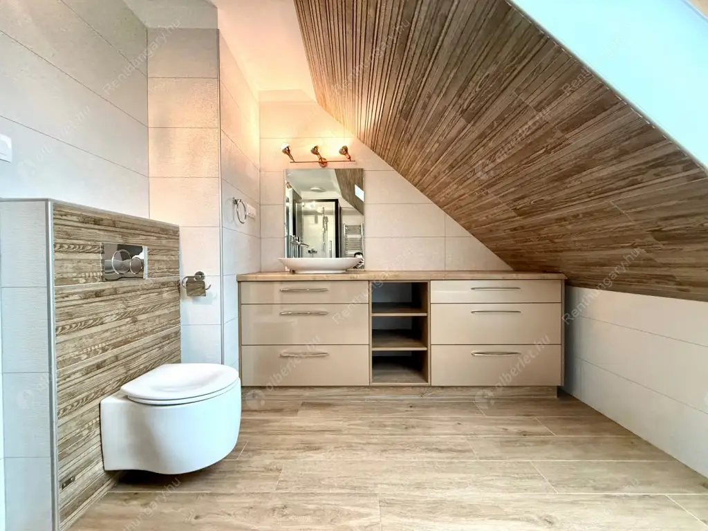 Kiadó albérlet 621000 Ft/hó áron: Budapest, II. kerület  Szabadság utca. Mérete: 108 nm, 3 szobás | Alberlet.hu - 6535217