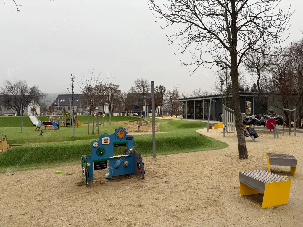 Kiadó albérlet 621000 Ft/hó áron: Budapest, II. kerület  Szabadság utca. Mérete: 108 nm, 3 szobás | Alberlet.hu - 6535231