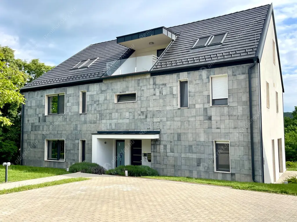 Kiadó albérlet 582000 Ft/hó áron: Budapest, II. kerület  Szabadság utca. Mérete: 110 nm, 3 szobás | Alberlet.hu - 6535177