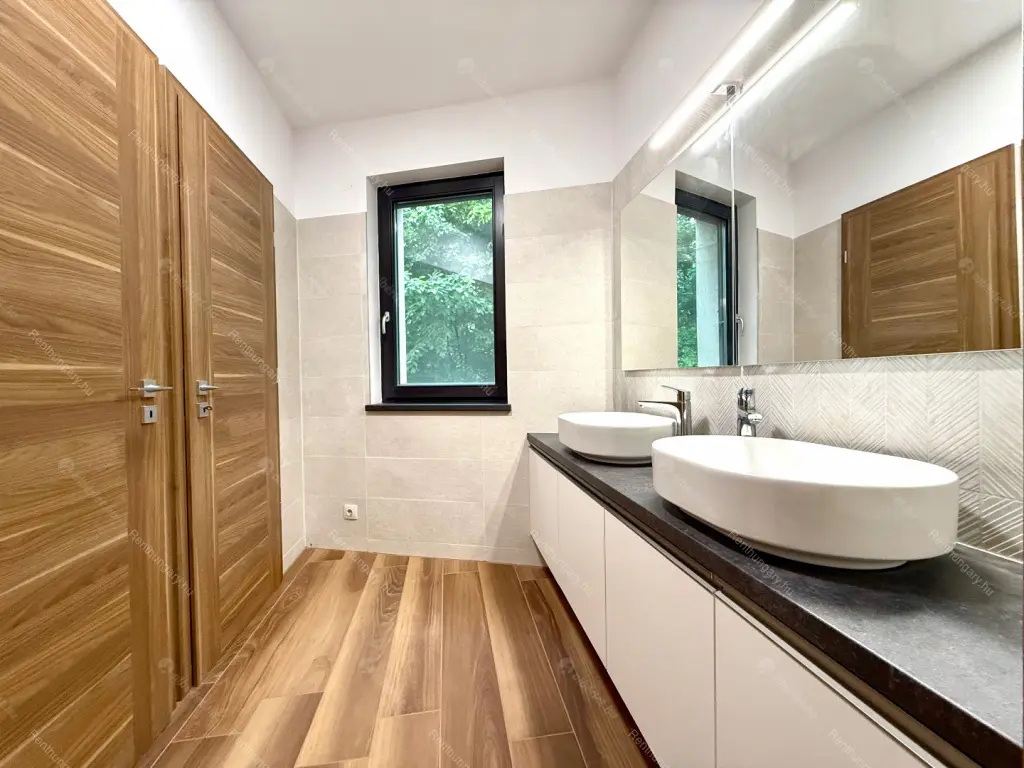 Kiadó albérlet 589000 Ft/hó áron: Budapest, II. kerület  Szabadság utca. Mérete: 110 nm, 3 szobás | Alberlet.hu - 6665893