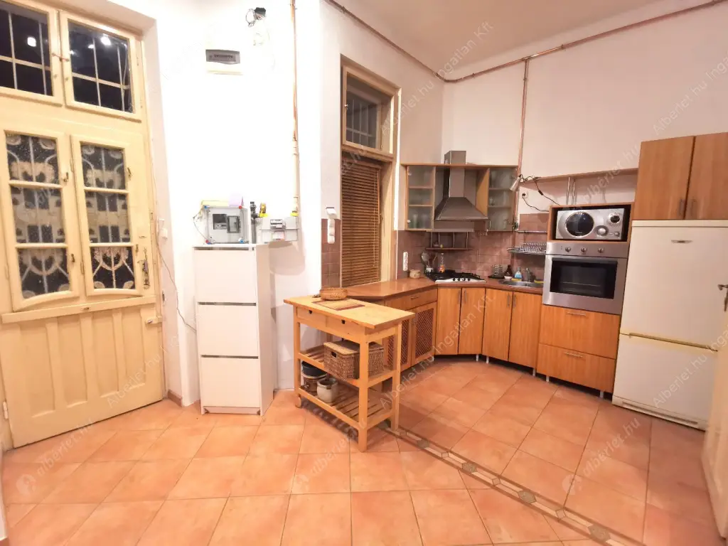 Kiadó albérlet 280000 Ft/hó áron: Budapest, II. kerület  Szász Károly utca. Mérete: 64 nm, 2 szobás | Alberlet.hu - 6604668