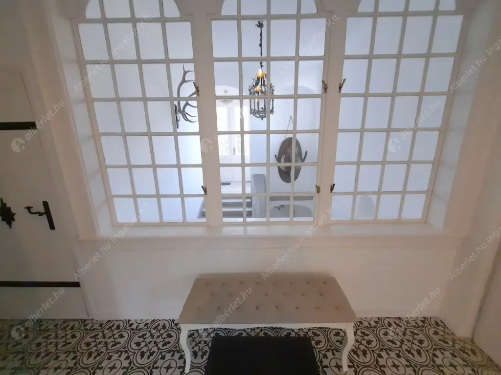 Kiadó albérlet 1200000 Ft/hó áron: Budapest, II. kerület  Szemlőhegy utca. Mérete: 164 nm, 4 szobás | Alberlet.hu - 6518904