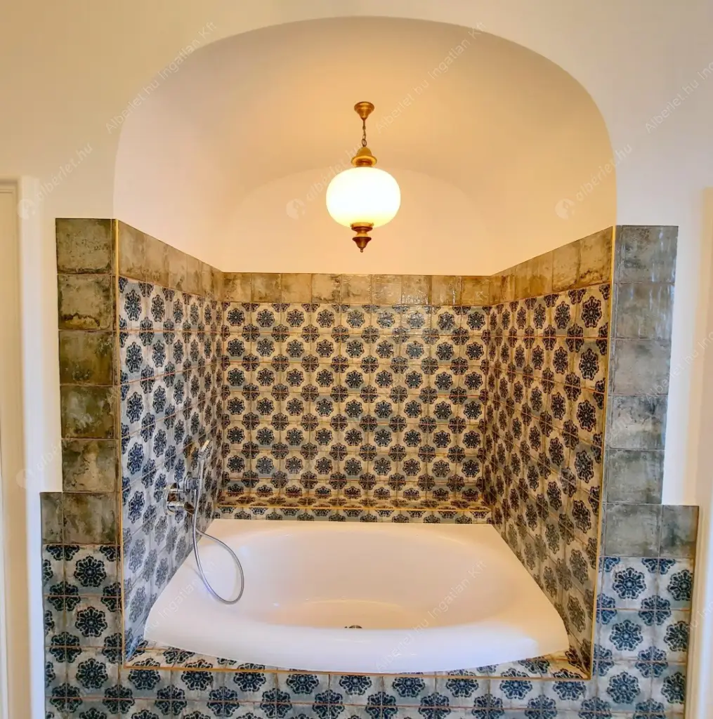 Kiadó albérlet 1200000 Ft/hó áron: Budapest, II. kerület  Szemlőhegy utca. Mérete: 164 nm, 4 szobás | Alberlet.hu - 6518908