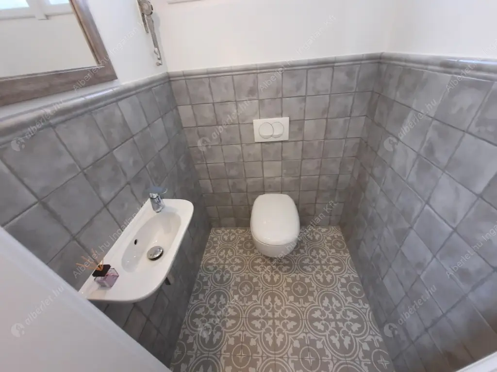 Kiadó albérlet 1200000 Ft/hó áron: Budapest, II. kerület  Szemlőhegy utca. Mérete: 164 nm, 4 szobás | Alberlet.hu - 6518913