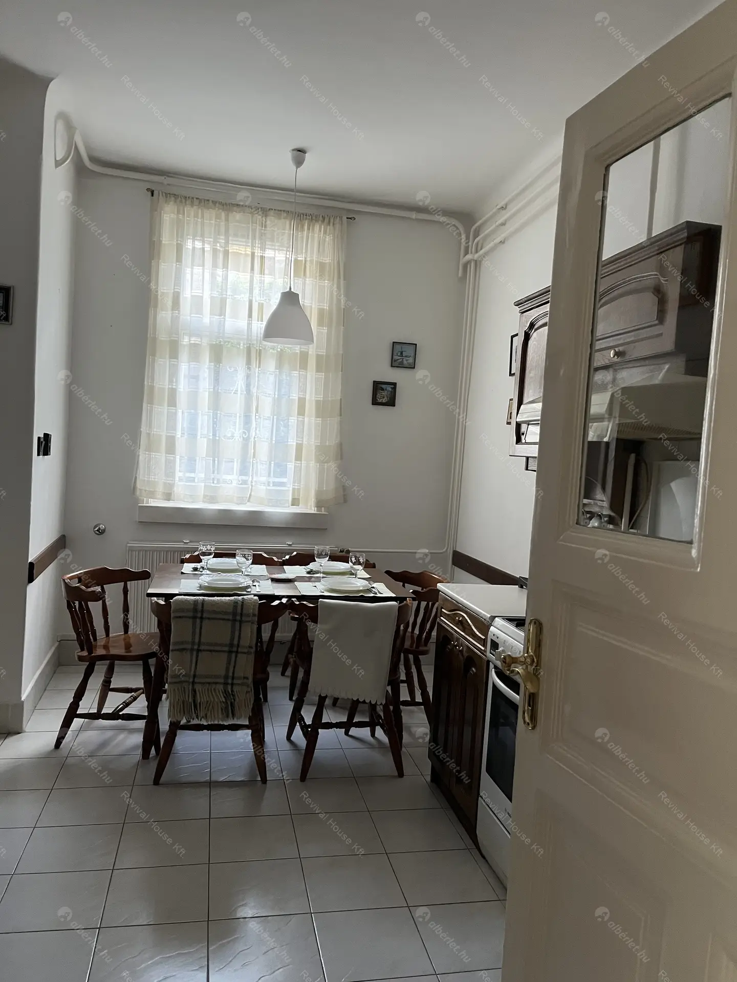 Kiadó albérlet 550000 Ft/hó áron: Budapest, II. kerület  Szépvölgyi út. Mérete: 130 nm, 4 szobás | Alberlet.hu - 6123317