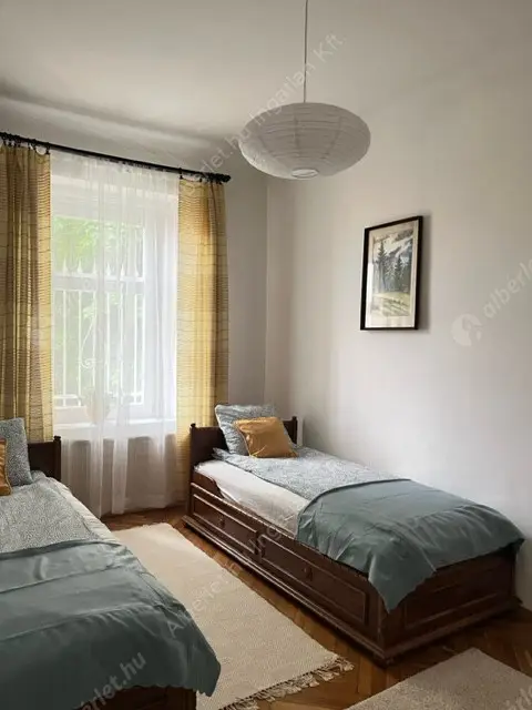 Kiadó albérlet 550000 Ft/hó áron: Budapest, II. kerület  Szépvölgyi út. Mérete: 130 nm, 4 szobás | Alberlet.hu - 6169858