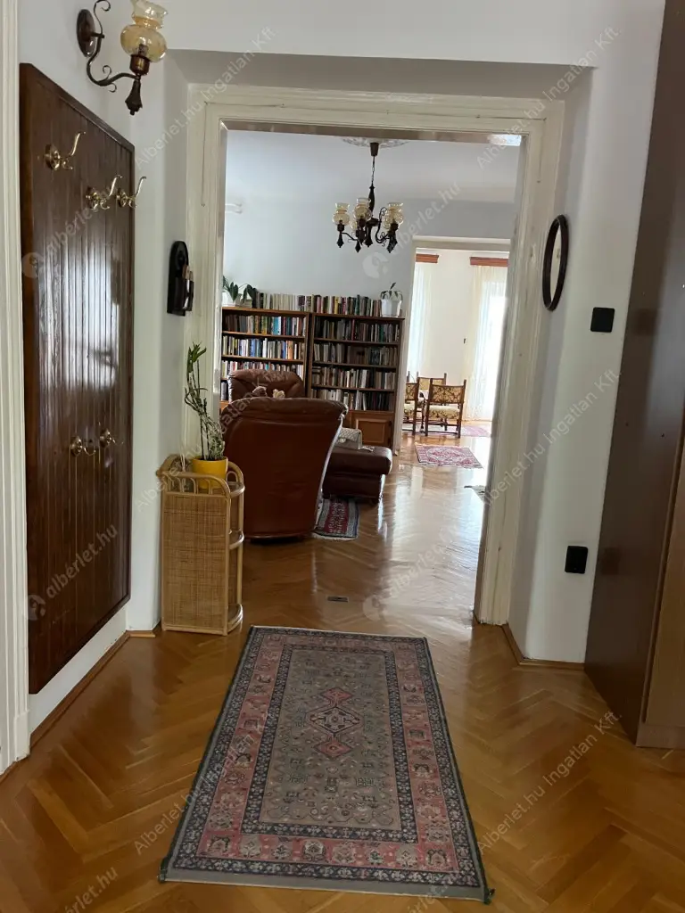 Kiadó albérlet 500000 Ft/hó áron: Budapest, II. kerület  Szépvölgyi út. Mérete: 130 nm, 4 szobás | Alberlet.hu - 6597738