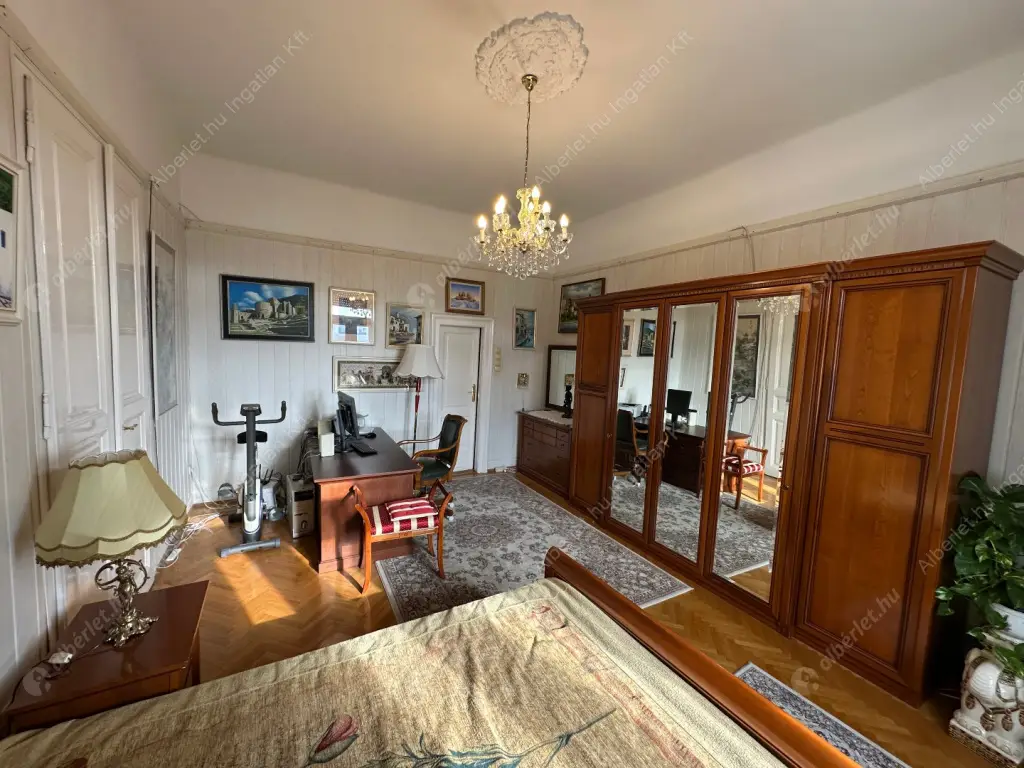 Kiadó albérlet 430000 Ft/hó áron: Budapest, II. kerület  Szilágyi Erzsébet fasor. Mérete: 110 nm, 2 szobás | Alberlet.hu - 6583734