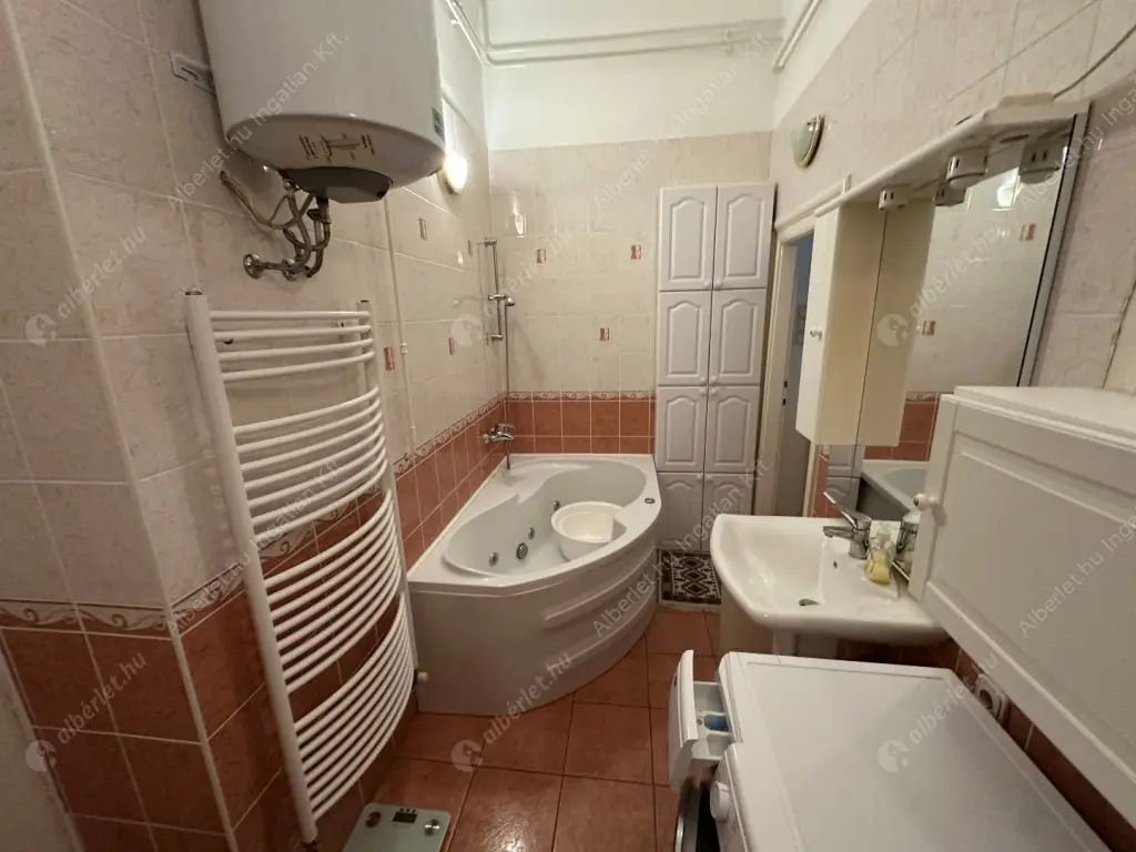 Kiadó albérlet 400000 Ft/hó áron: Budapest, II. kerület  Szilágyi Erzsébet fasor. Mérete: 110 nm, 2 szobás | Alberlet.hu - 6628076