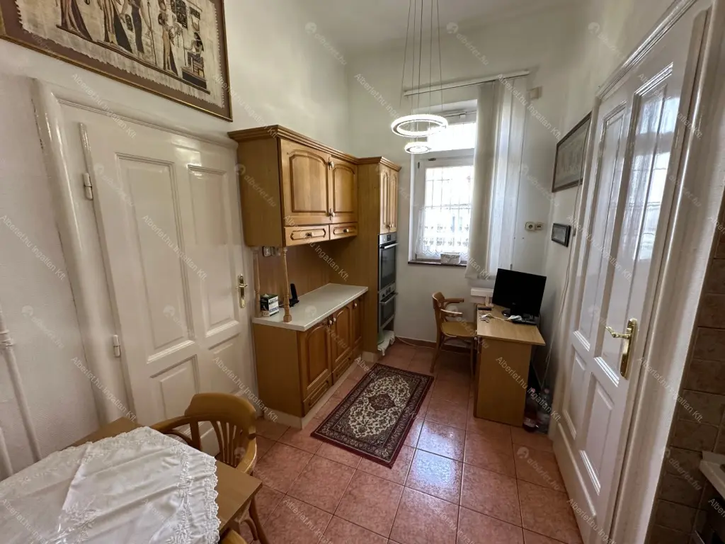 Kiadó albérlet 350000 Ft/hó áron: Budapest, II. kerület  Szilágyi Erzsébet fasor. Mérete: 110 nm, 2 szobás | Alberlet.hu - 6682050