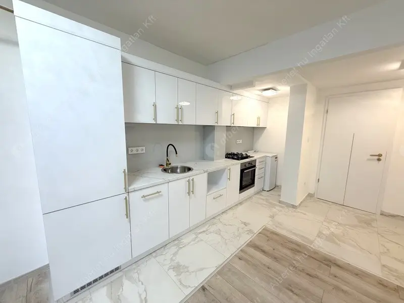 Kiadó albérlet 250000 Ft/hó áron: Budapest, II. kerület  Szilágyi Erzsébet fasor. Mérete: 36 nm, 1 szobás | Alberlet.hu - 6622367